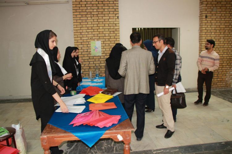 مشارکت سفیران سلامت دانشجو با مرکز بهداشت استان در برگزاری همایش هپاتیت
