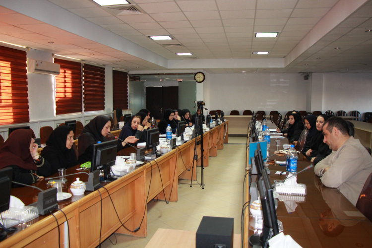 سومین جلسه جمع بندی سفر معاون بهداشت وزیر بهداشت به استان مرکزی ، سالن جلسات مرکز بهداشت استان ، ۲۱ آذر ماه