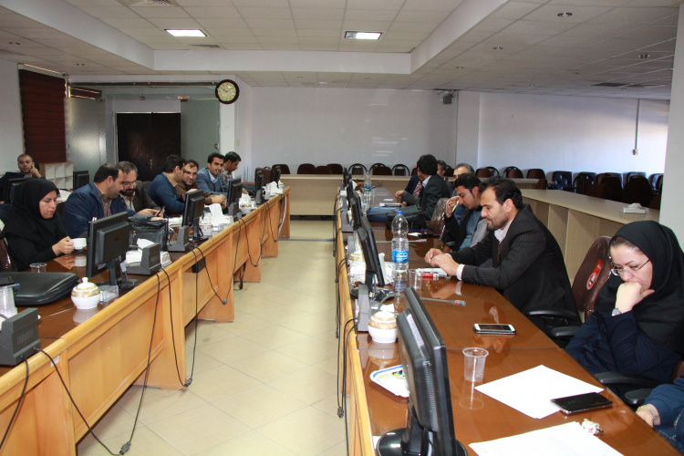 جلسه کارشناس مسئولان بهداشت محیط ، سالن جلسات مرکز بهداشت استان، ۴ دی ماه