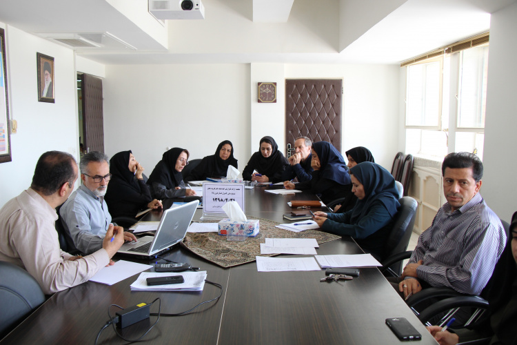 جلسه ارائه گزارش کارگروه های بسیج ملی کنترل فشارخون بالا، مرکز بهداشت استان مرکزی، ۳۱ اردیبهشت ماه