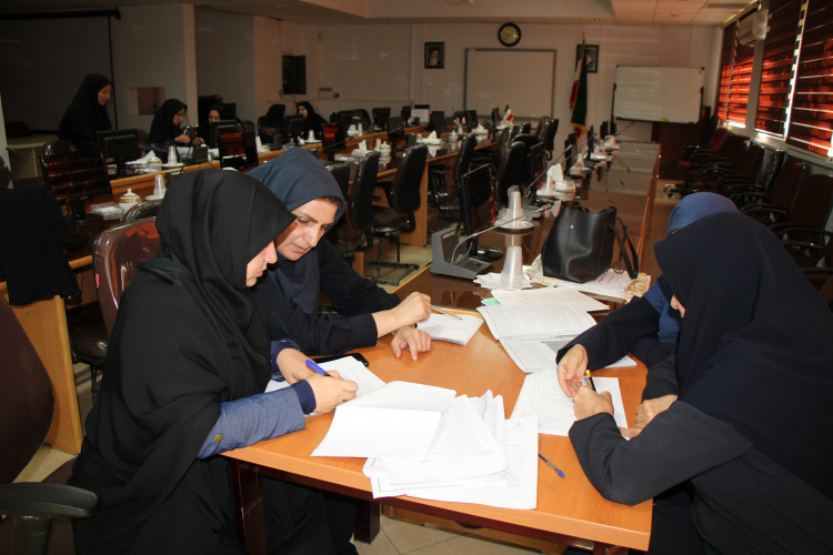 جلسه مربیان مراکز آموزش بهورزی ، سالن جلسات مرکز بهداشت استان مرکزی ، ۱۵ مرداد ماه