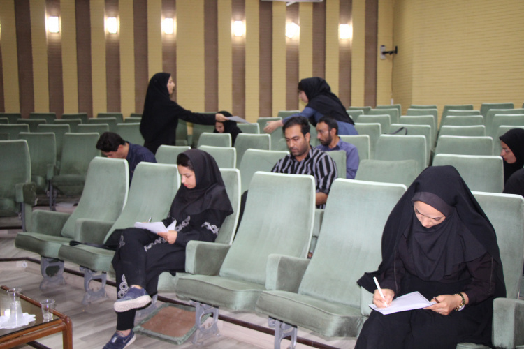 آزمون دستیاران دندانپزشک، سالن جلسات مرکز بهداشت استان مرکزی، ۲۰ مرداد ماه
