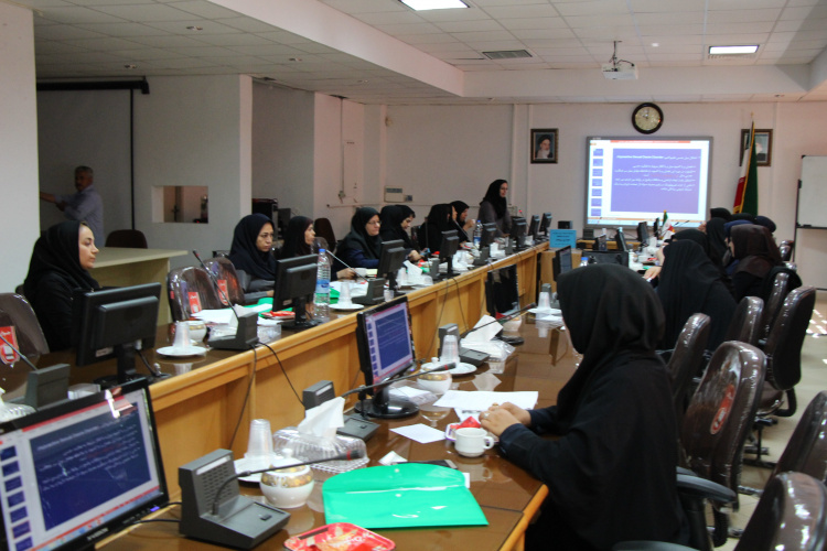 برگزاری کارگاه سلامت زنان در دوران باروری و یائسگی ، سالن جلسات مرکز بهداشت استان مرکزی، ۲۳ مرداد ماه