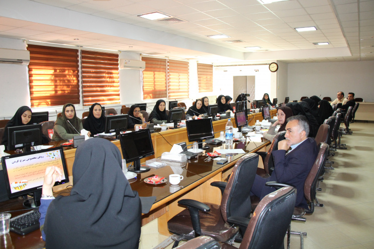 جلسه آموزشی نقش روغن ها، سالن جلسات مرکز بهداشت استان مرکزی، ۲۶ مرداد ماه