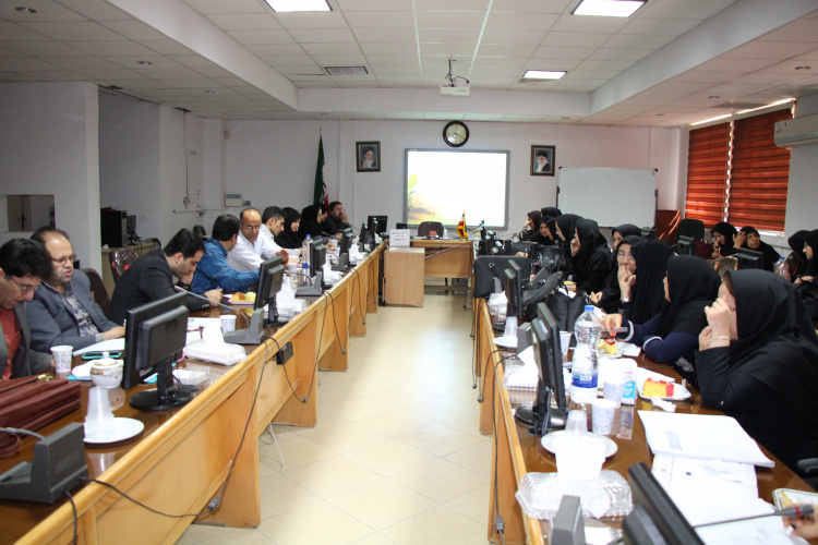 برگزاری برنامه آموزش خدمات هنگام و پس از ازدواج، سالن جلسات مرکز بهداشت استان مرکزی، ۲۲ مهر ماه