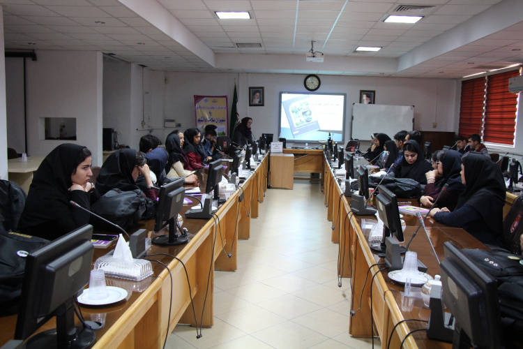 دومین جلسه مراقبتی دانشجویان، سالن جلسات مرکز بهداشت استان. مرکزی، ۲۱ ابان ماه