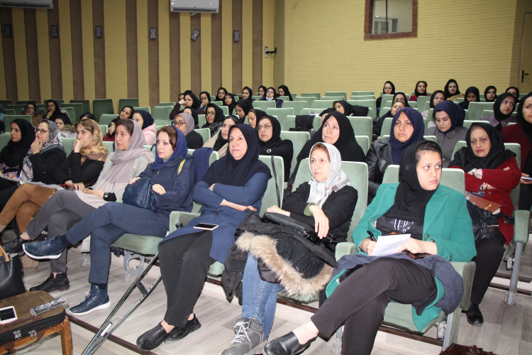سمینار ارزیابی سلامت جنین ، سالن جلسات مرکز بهداشت استان مرکزی، ۱ بهمن ماه