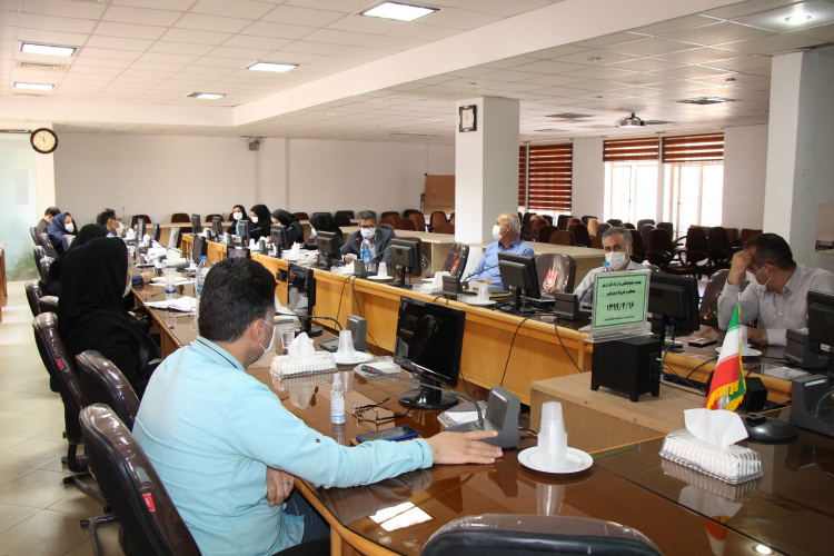 جلسه هماهنگی و ارائه گزارش عملکرد کرونا ویروس، سالن جلسات مرکز بهداشت استان مرکزی، ۱۶ تیر ماه