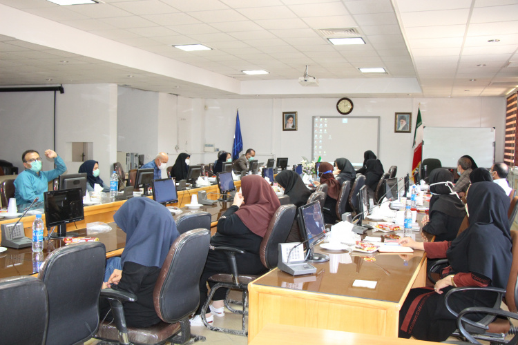 کمیته آموزش، سالن جلسات مرکز بهداشت استان مرکزی، ۱۷ شهریور ماه