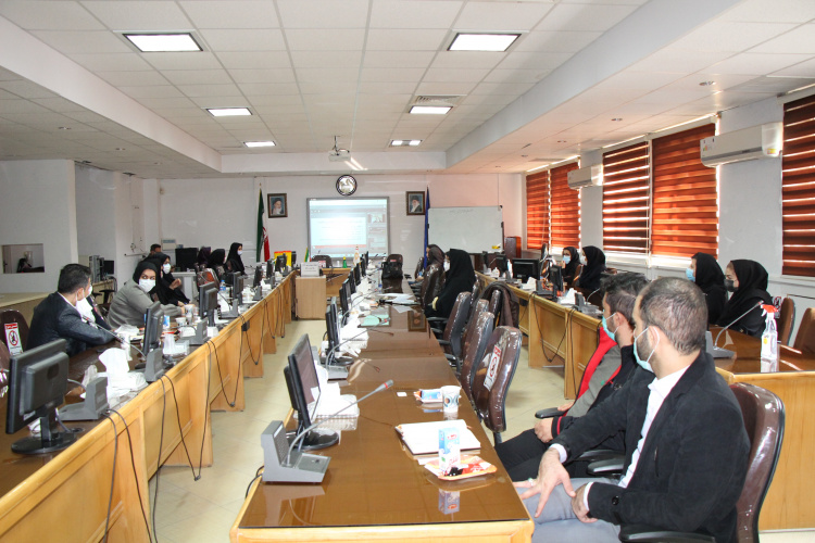 وبینار تربیت مربی HIV ، سالن جلسات مرکز بهداشت استان مرکزی، ۱۸آبان ماه