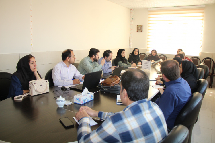 جلسه کارشناس مسئولان بهداشت حرفه ای، سالن جلسات مرکز بهداشت استان مرکزی، ۳۱ مرداد ماه