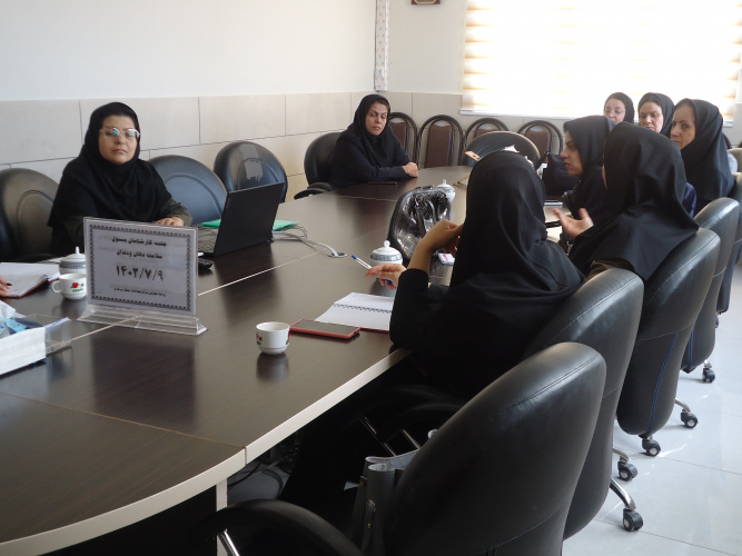 جلسه کارشناس مسؤولان بهداشت دهان و دندان در سالن جلسات مرکز بهداشت استان مرکزی