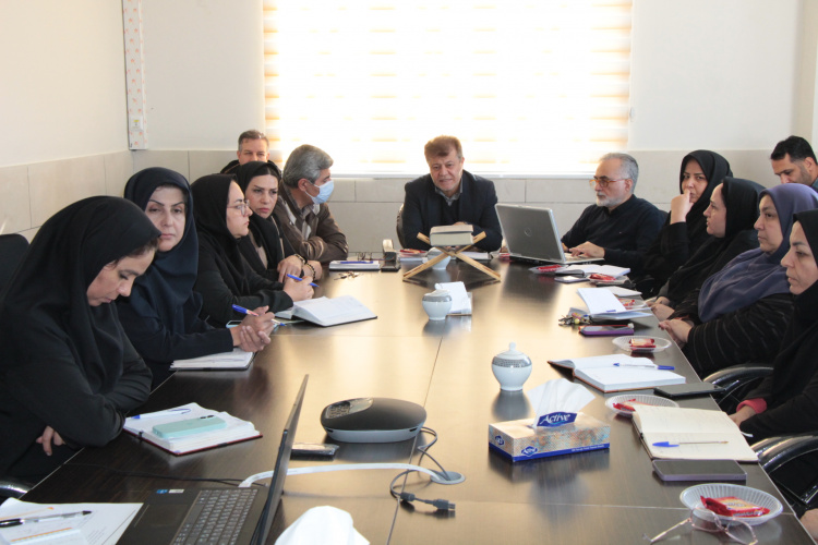 بررسی عملکرد برنامه‌های سلامت در کمیته آموزش دی ماه مرکز بهداشت استان