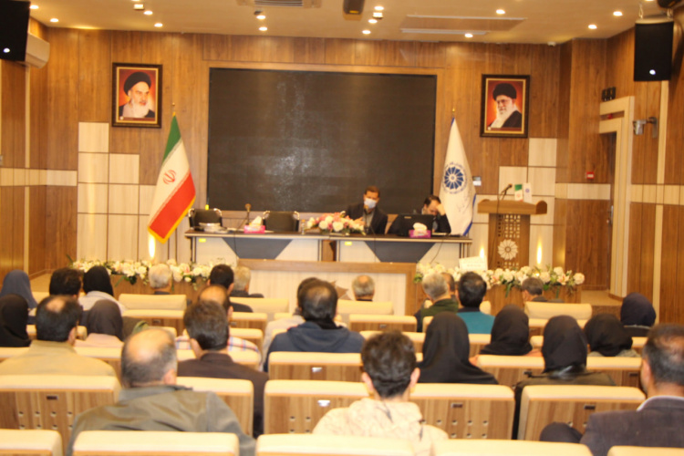 بررسی فرصت‌ها و چالش‌های بهداشت حرفه‌ای صنایع، معادن و کشاورزی استان مرکزی در دومین نشست تخصصی