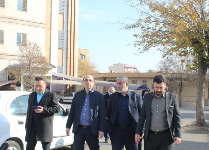 بازدید دکتر کمالی معاون درمان دانشگاه علوم پزشکی از بخش‌های  نوزادان و NICU بیمارستان امیرکبیر.