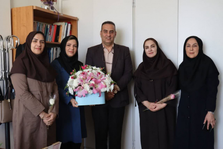 تقدیر رئیس دانشگاه علوم پزشکی اراک از همکاران واحد مامایی و اسناد و مدارک پزشکی
