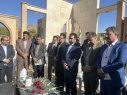 غبار روبی مزار شهدای گمنام دانشگاه علوم پزشکی اراک و اهتزاز پرچم چمهوری اسلامی به مناسبت هفته دفاع مقدس