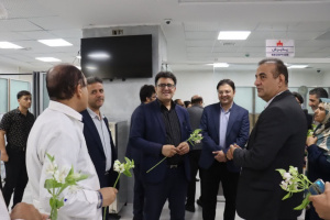 تجلیل نماینده اراک و رئیس دانشگاه علوم پزشکی از کادر درمان بیمارستان حضرت ولیعصر(عج)