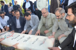 ادای احترام مسئولین به مقام شامخ شهید گمنام در محوطه استانداری به مناسبت هفته محیط زیست