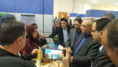 بازدید وزیر بهداشت از غرفه نان کامل دانشگاه علوم پزشکی اراک