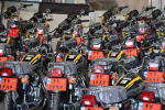 تخلیه ۲۲ دستگاه موتور سیکلت خریداری شده در انبار دانشگاه علوم پزشکی اراک
