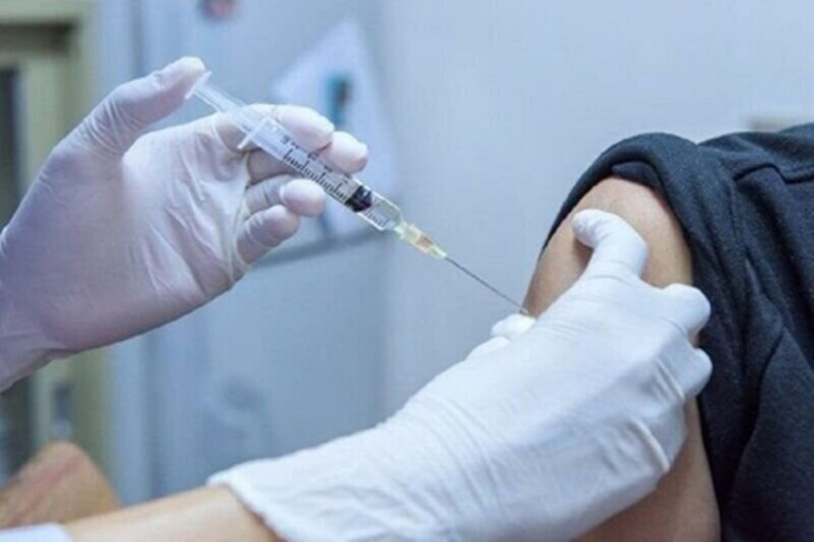واکسیناسیون روزانه حداکثر ۵۰ نفر از حاشیه نشینان اراک