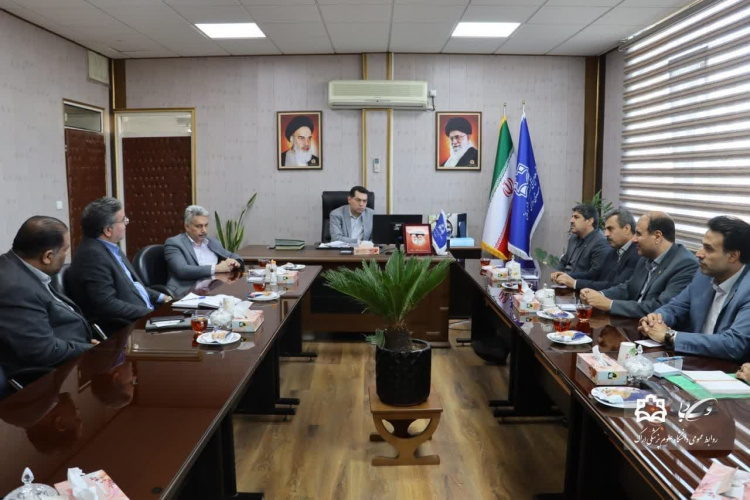 نشست رییس دانشگاه علوم پزشکی اراک با مدیران بانک ملی اداره امور شعب استان مرکزی