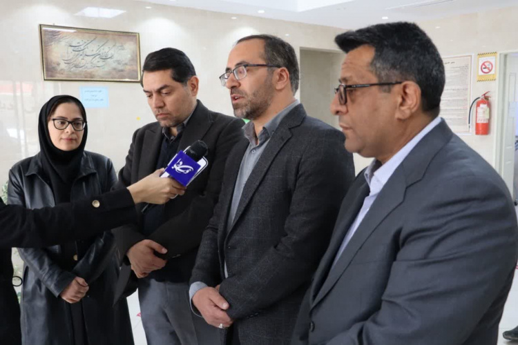 حضور هیئت رئیسه دانشگاه علوم پزشکی اراک در شهرستان های استان مرکزی قابل تقدیر است