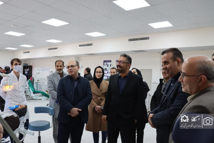 بازدید رئیس دانشگاه علوم پزشکی اراک از دانشکده دندانپزشکی