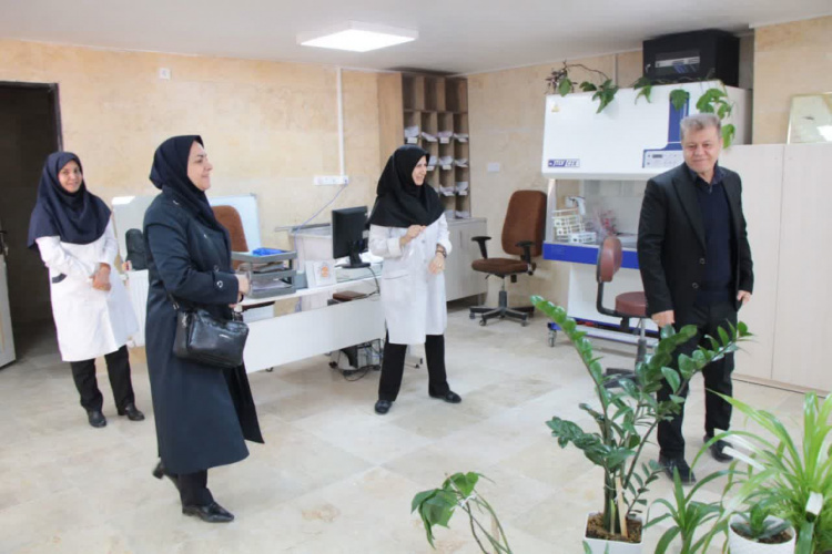 بازدید معاون بهداشت دانشگاه علوم پزشکی اراک از ساختمان جدید آزمایشگاه غربالگری نوزادان
