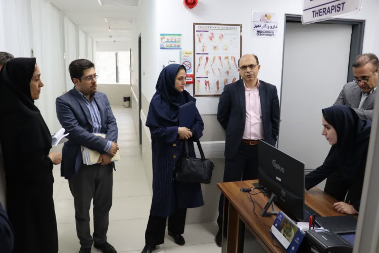 بازدید رئیس دانشگاه از مجهزترین مرکز توانبخشی و سایکوسوماتیک دولتی استان/ دکتر نظری: ظرفیت‌های نوین بیمارستان ولیعصر (عج) آماده پذیرش گسترده بیماران است