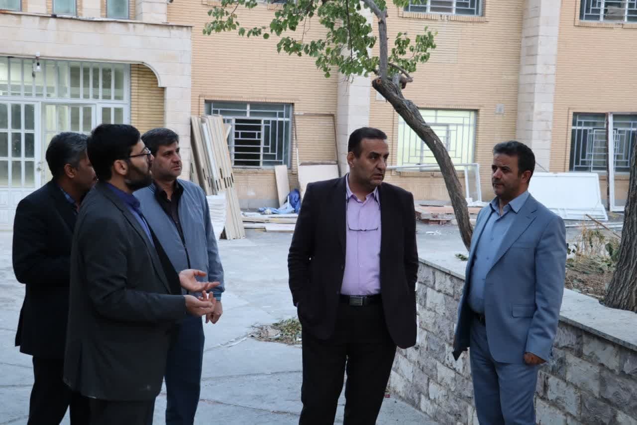 بازدید سرپرست دانشگاه علوم پزشکی اراک از مرکز هاشمی سنجانی؛ از مرکز روان تا خوابگاه دانشجویان بین‌الملل