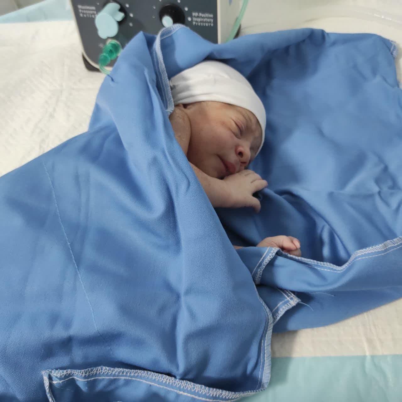 تولد اولین نوزاد در بیمارستان فوق تخصصی زنان و زایمان سینا رضایی آشتیانی