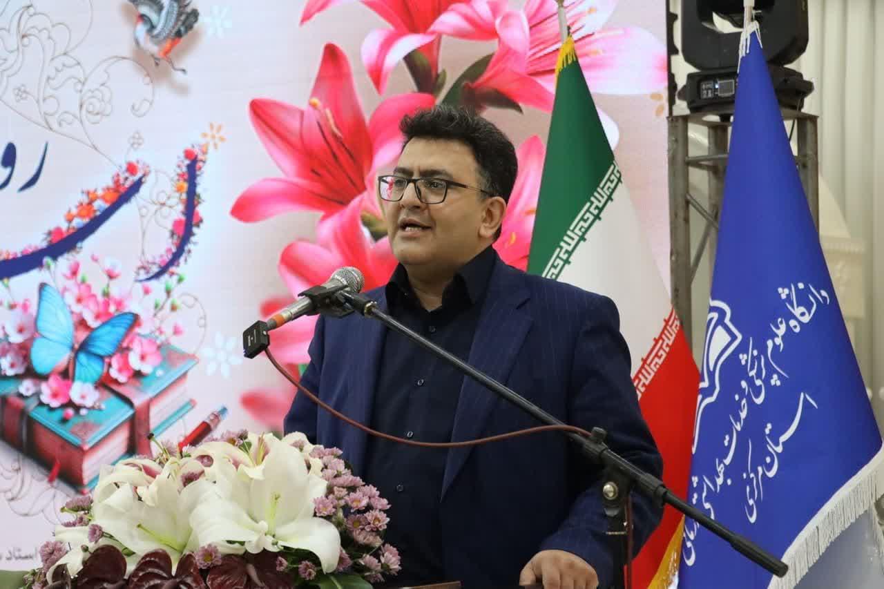 نماینده مردم اراک، کمیجان و خنداب در مجلس شورای اسلامی: کاهش مهاجرت پزشکان و نخبگان نتیجه اهتمام دولت و مجلس به بهبود وضعیت نظام سلامت است