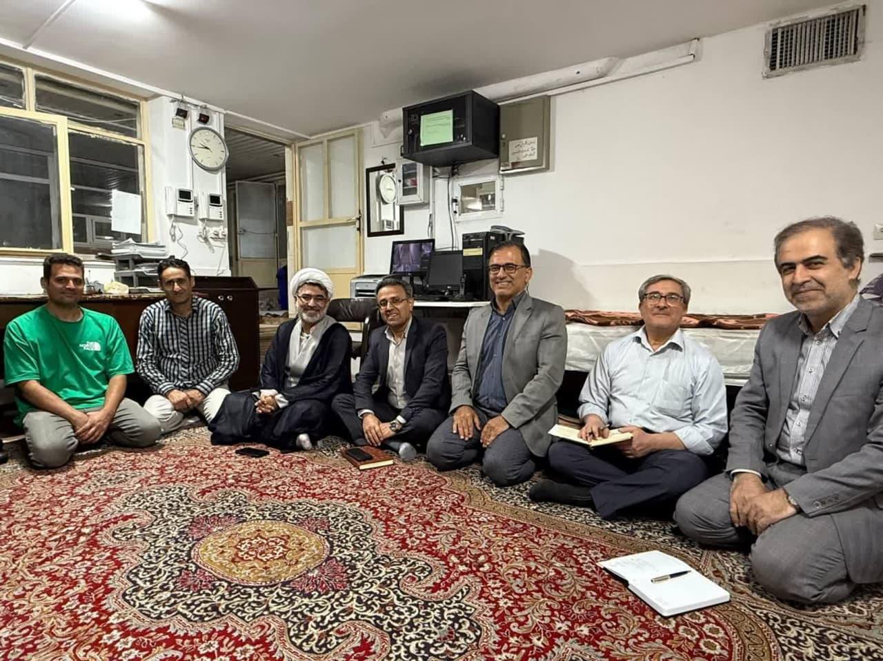 بازدید شبانه معاون آموزشی دانشگاه علوم پزشکی اراک از خوابگاه اخوت