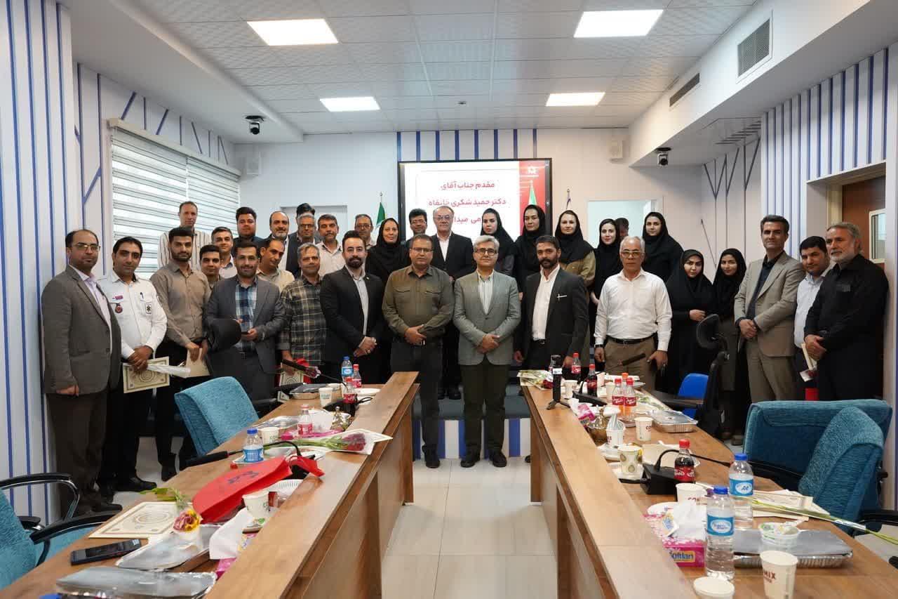 تجلیل از همکاران شورای روابط عمومی دانشگاه علوم پزشکی اراک با حضور دکتر حمید شکری خانقاه
