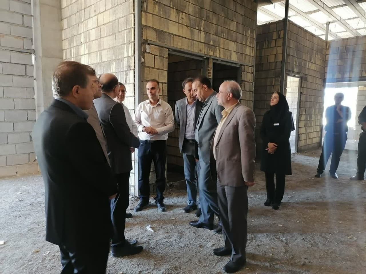 بازدید مسئولین از ساختمان در حال ساخت کلینیک شیمی درمانی به همت خیّر سلامت در بیمارستان امام صادق(ع) دلیجان