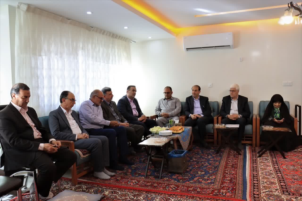 دیدار با خانواده شهید والامقام محمدحسن محمدی در آستانه هفته دفاع مقدس