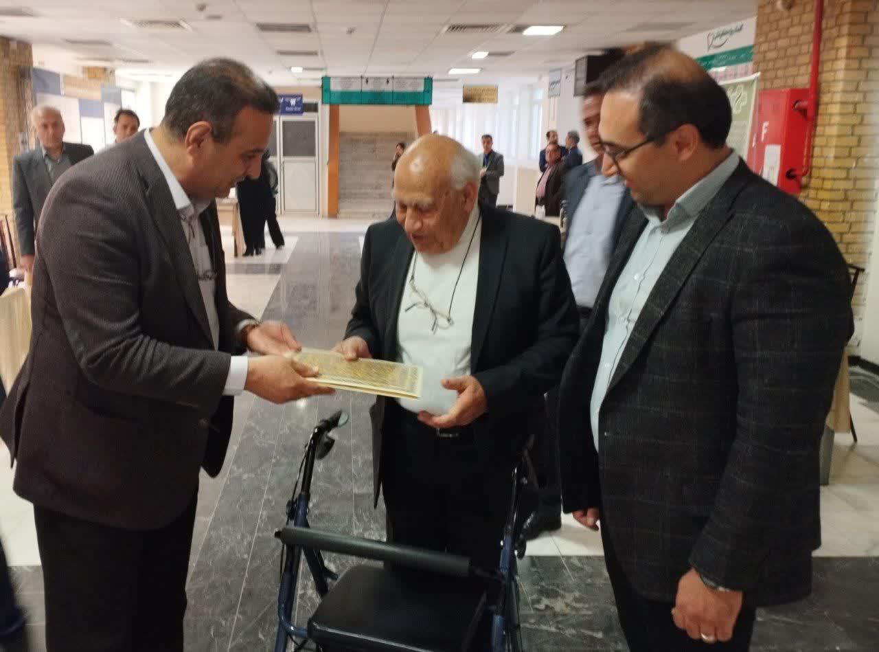تقدیر رئیس دانشگاه علوم پزشکی اراک از پرفسور اردشیر قوام‌زاده