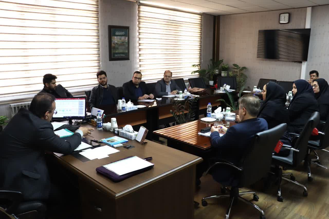 نشست روسای شبکه‌های بهداشت و درمان شهرستان‌های تابعه با رییس دانشگاه علوم پزشکی اراک برگزار شد