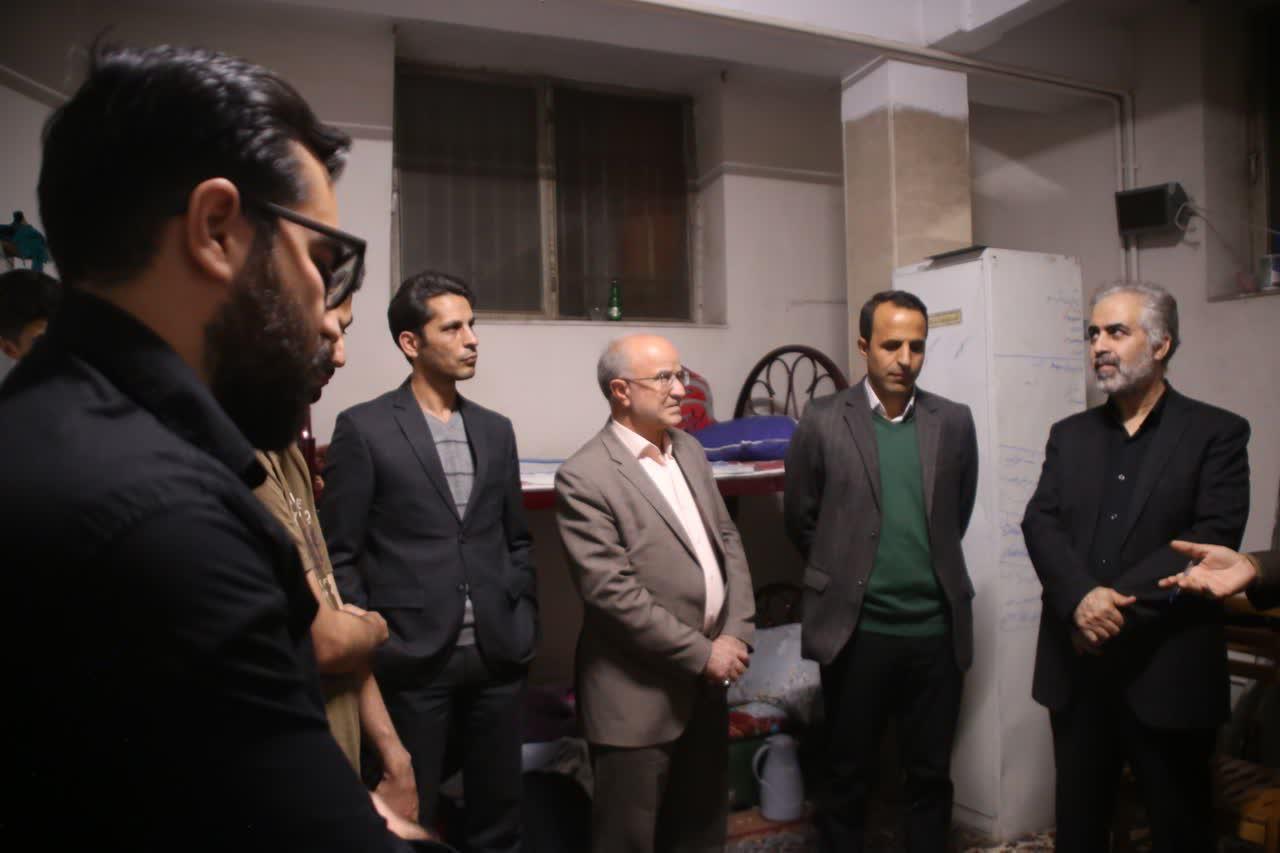 بازدید مسئولان دانشگاه از خوابگاه امام رضا(ع) به مناسبت روز دانشجو