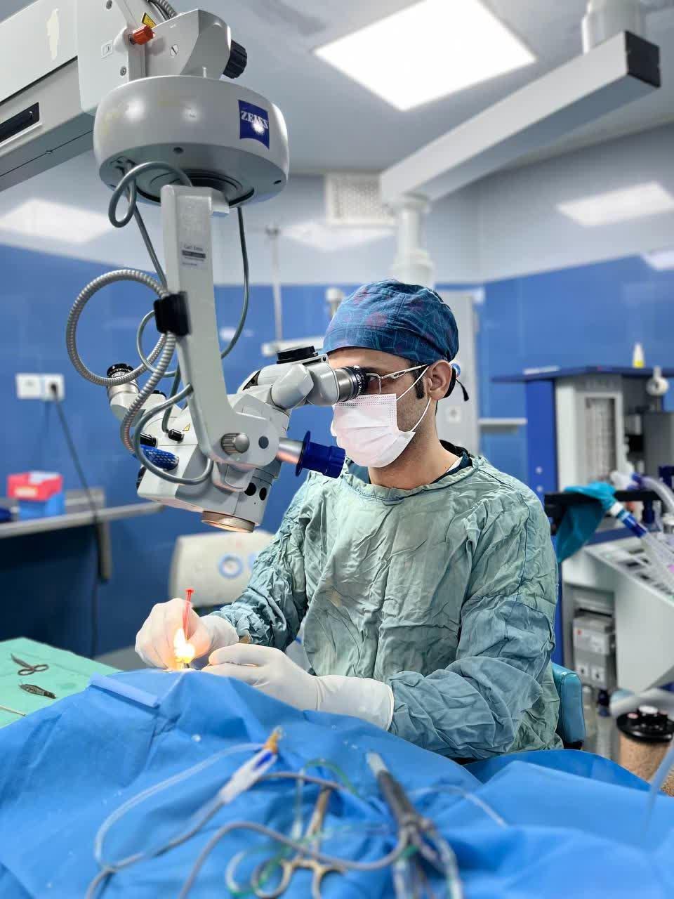 انجام موفق عمل فوق‌تخصصی تعویض لنز داخل چشمی در بیمارستان امیرکبیر