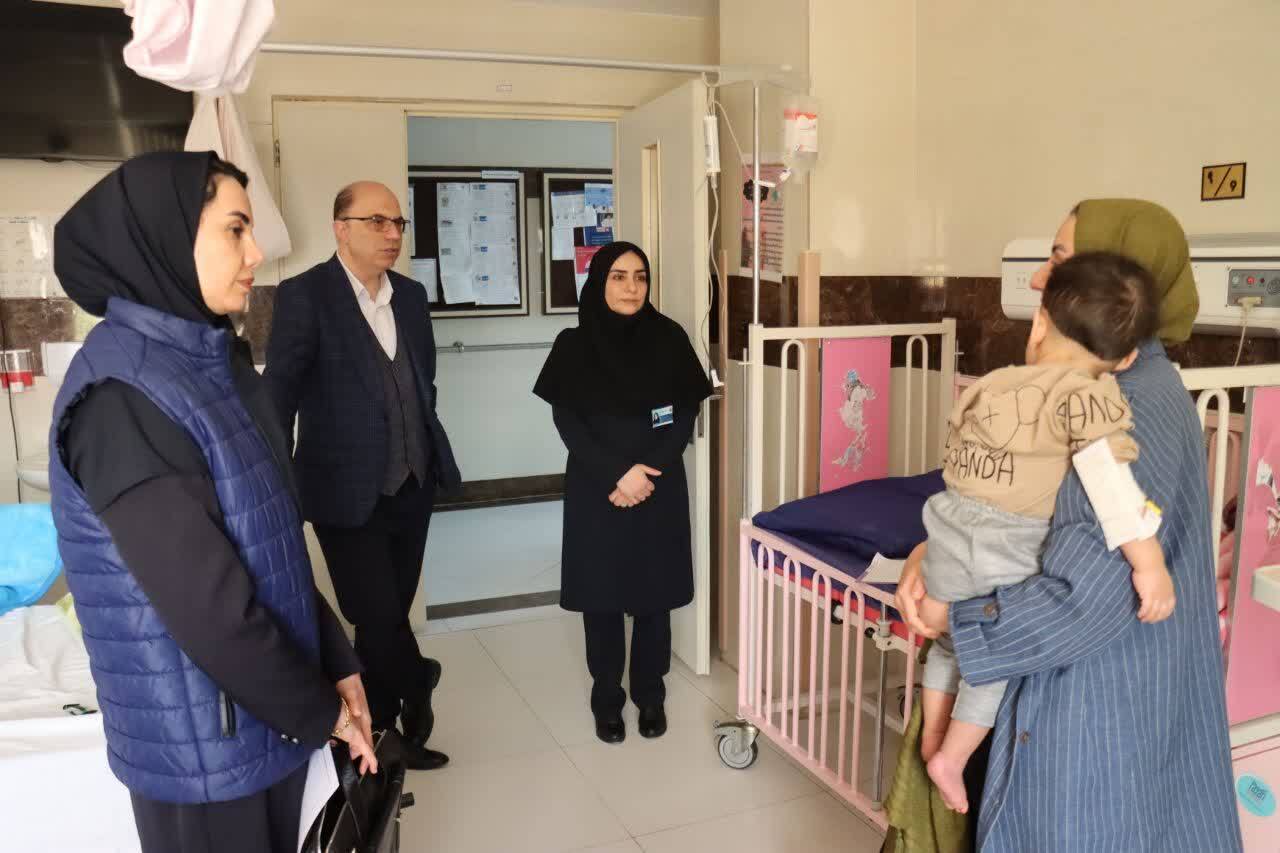 بازدید جانشین رییس دانشگاه علوم پزشکی اراک در ستاد نوروزی از بیمارستان تأمین اجتماعی شازند