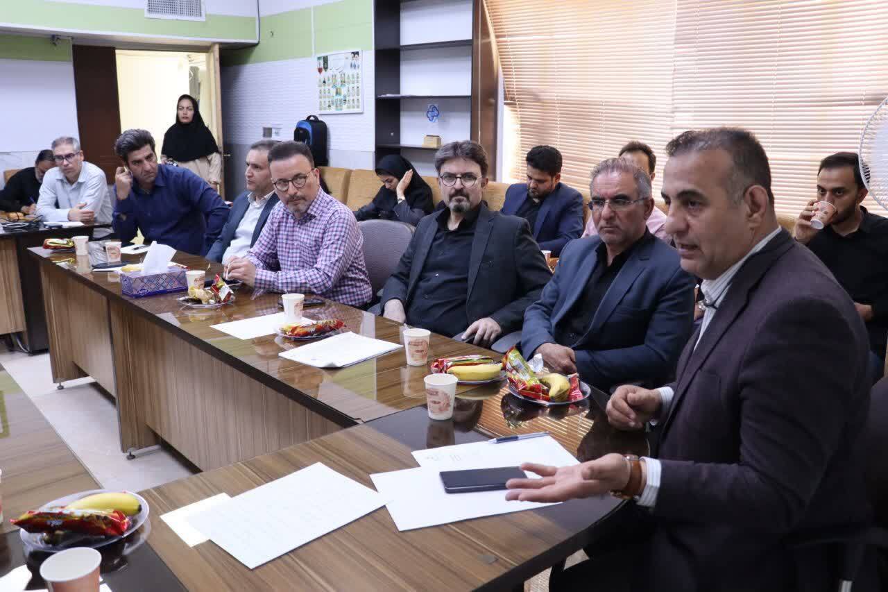 برگزاری نشست هم‌اندیشی رئیس دانشگاه با پزشکان عمومی و متخصص شهرستان محلات برای اجرای برنامه پزشک خانواده و نظام ارجاع
