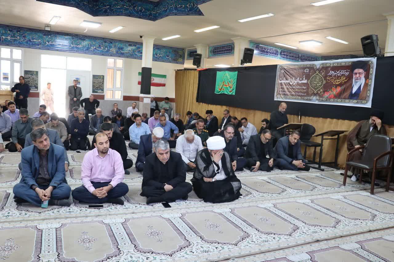 مراسم شب هفت آقای شهید ایران با حضور پرشور دانشگاهیان و مسئولان در دانشگاه علوم پزشکی اراک برگزار شد