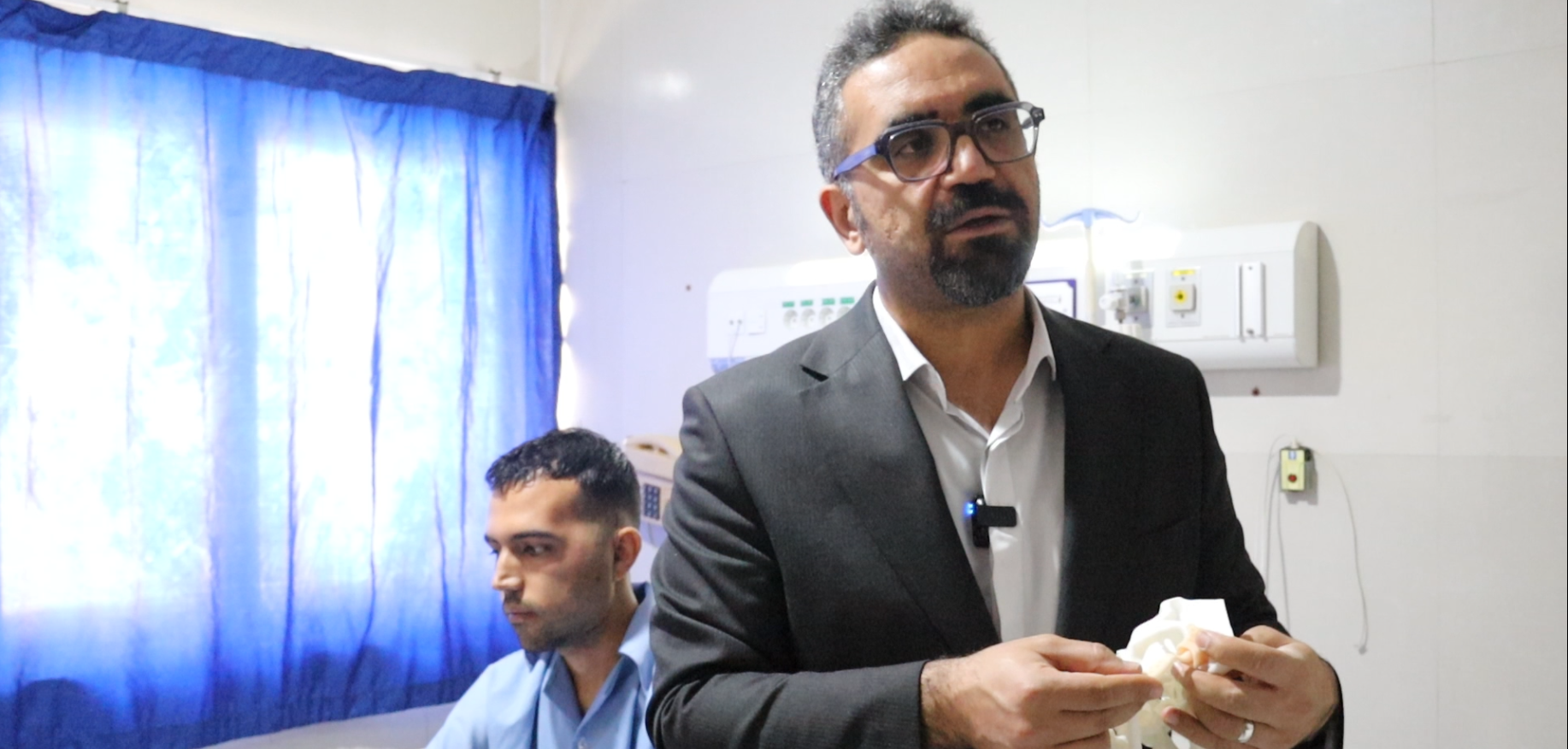 برای نخستین‌ بار در استان مرکزی، جراحی تعویض هم‌زمان دو مفصل فک پایین در یک بیمار ۲۷ ساله، انجام شد.