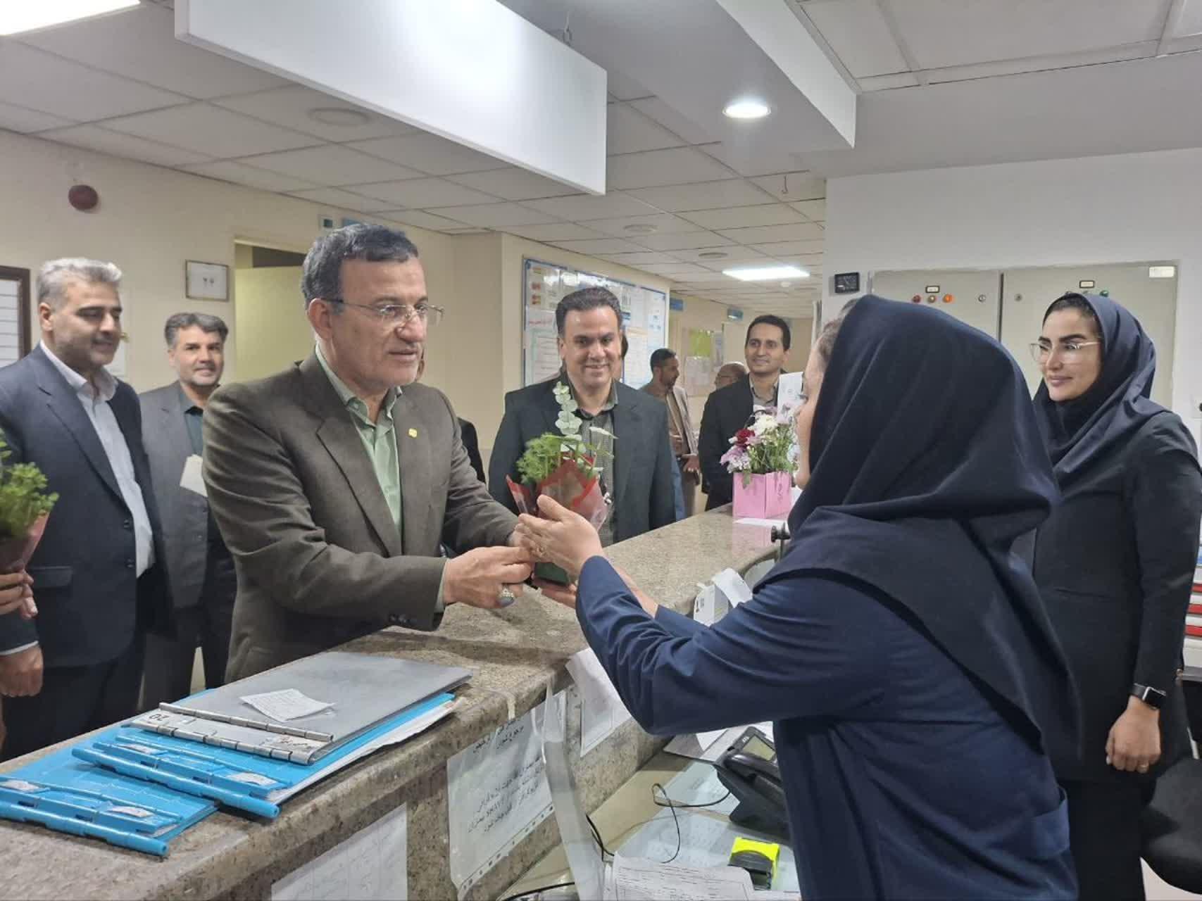 تجلیل شهردار اراک از پرستاران مرکز آموزشی درمانی امیرالمؤمنین(ع)