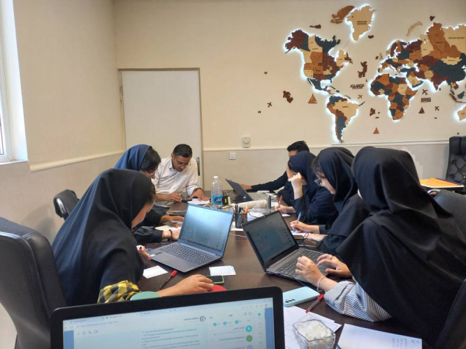 جمع ومراجعة الوثائق الأكاديمية للطلبة الدوليين المقبولين في برامج الدراسات العليا
